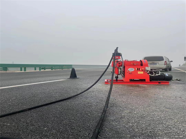 建始马路路基路面开裂下沉注浆加固灌浆